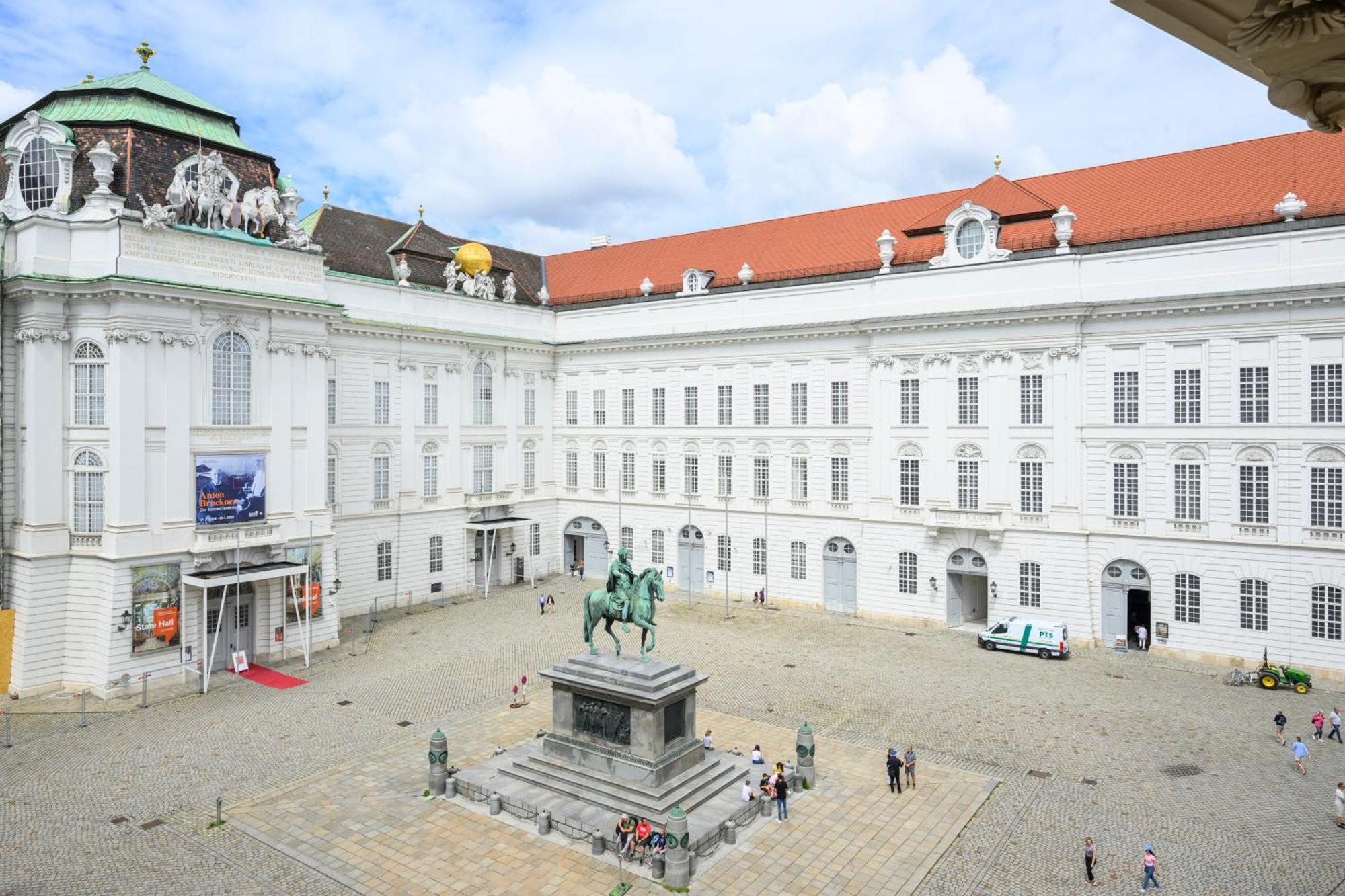 Palais Palffy Suits Wien Exteriör bild